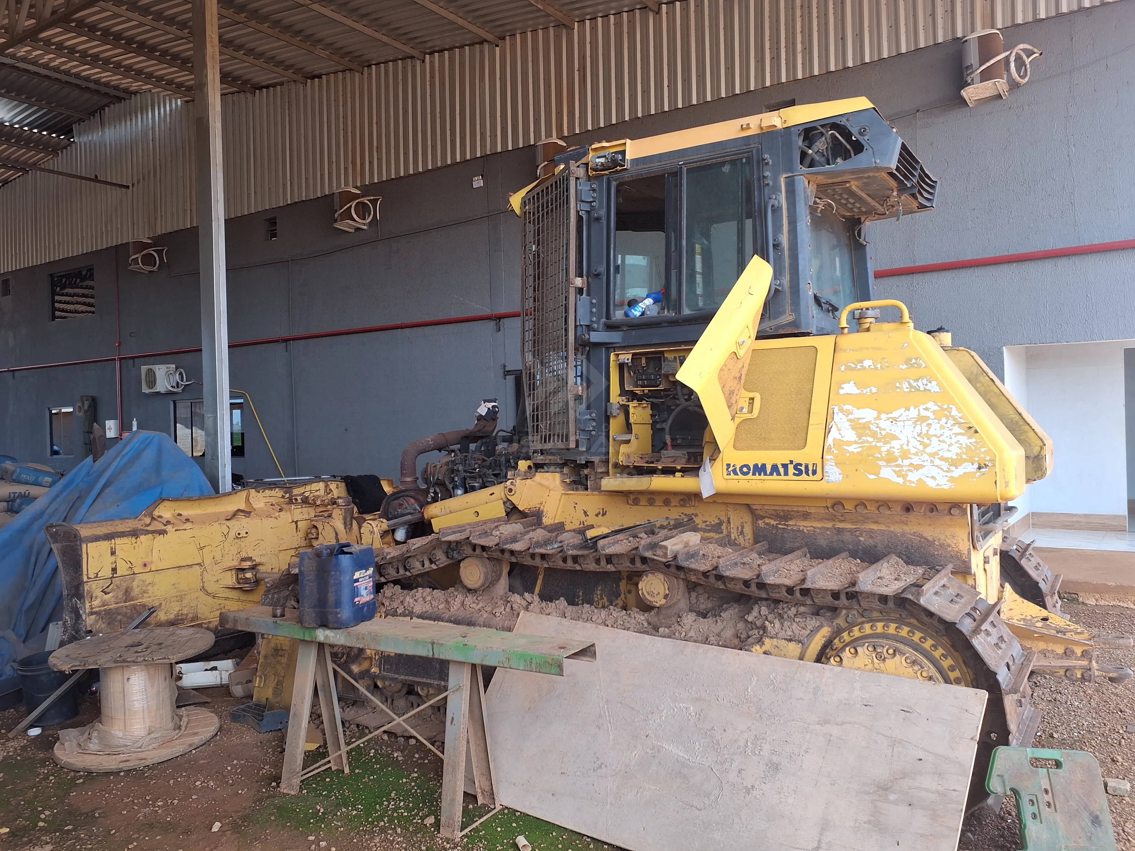 TRATOR DE ESTEIRA KOMATSU D61EX015 LOTE 109426