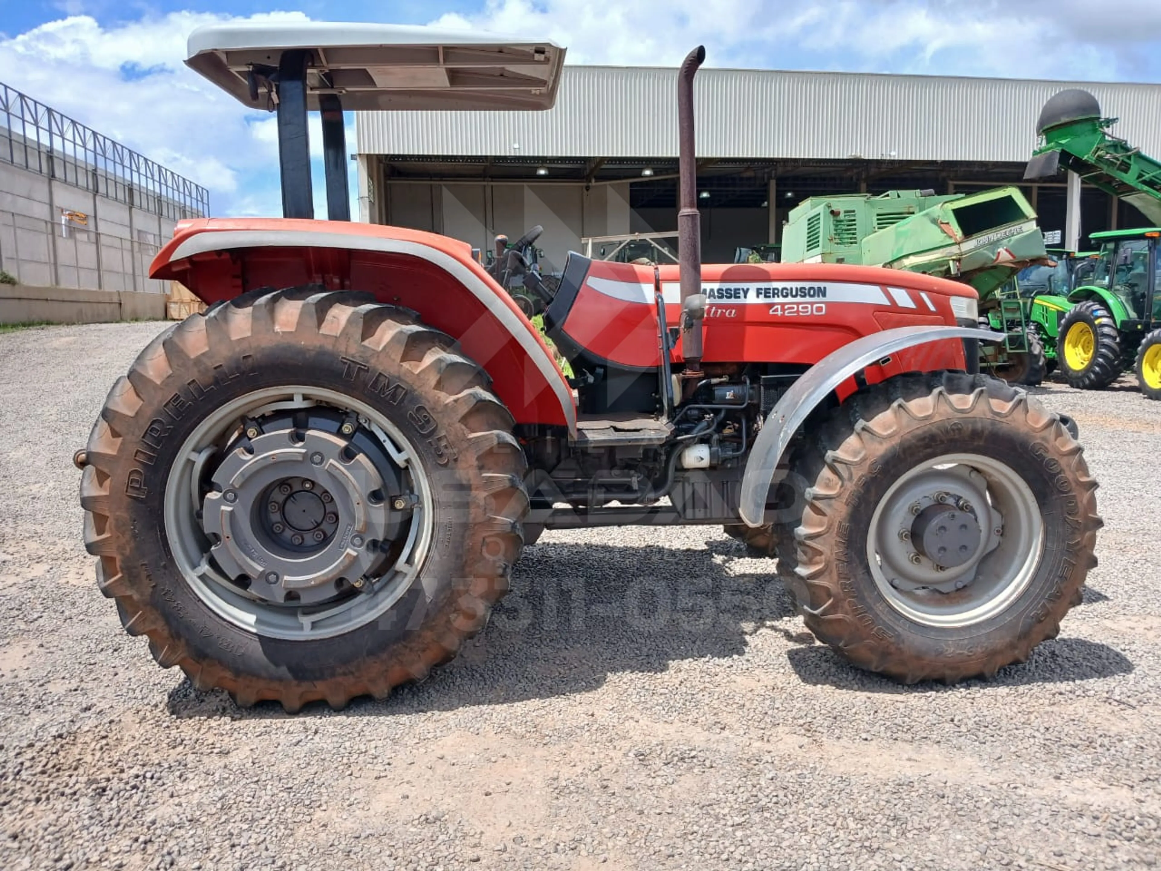 TRATOR MASSEY FERGUSON 4290 XTRA LOTE 109716