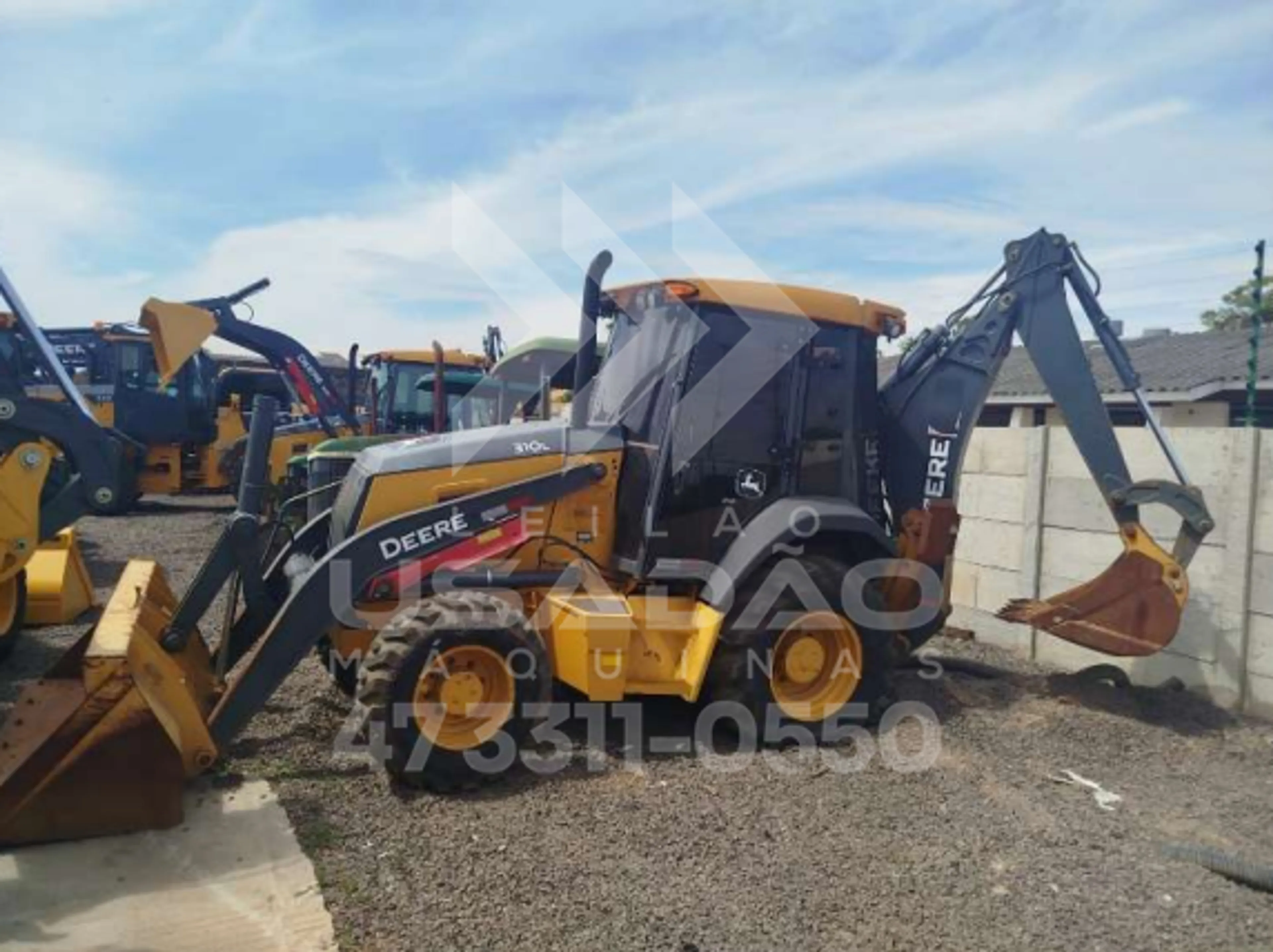 RETROESCAVADEIRA JOHN DEERE 310L LOTE 109725
